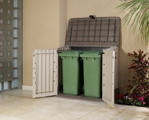 Une armoire de jardin stable